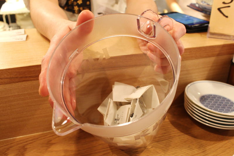 “しじみ出汁”のおでんだから酒を飲んでもプラマイゼロ説。六本木「おでん屋 ずぶ六」で熱燗グイッと一人呑みしてきた