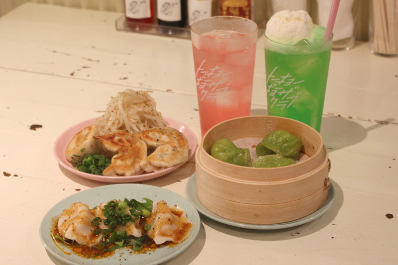SNS映えする餃子専門店！？「トーキョーギョーザクラブ」は飲んべえにも寄り添ってくれる酒場だった