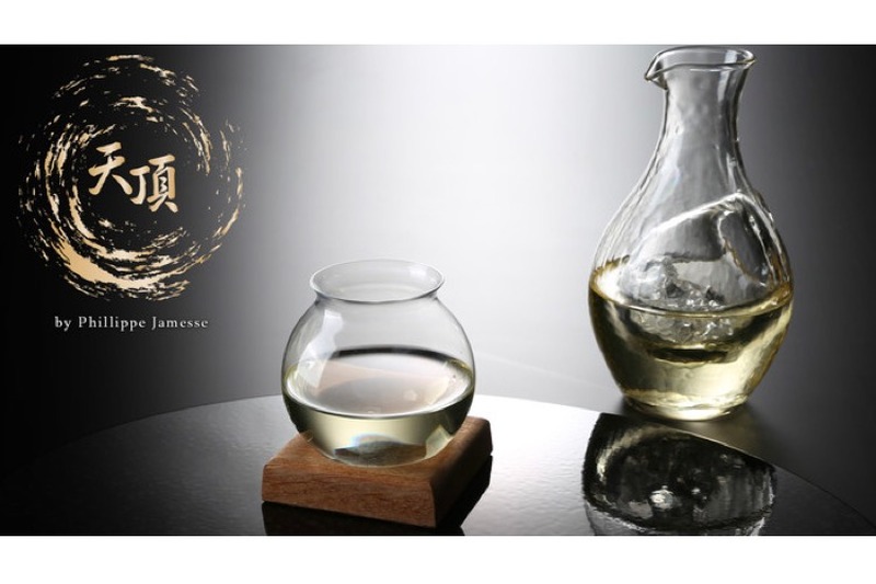 仏のトップソムリエがデザイン！球体の日本酒用酒器「天頂」登場