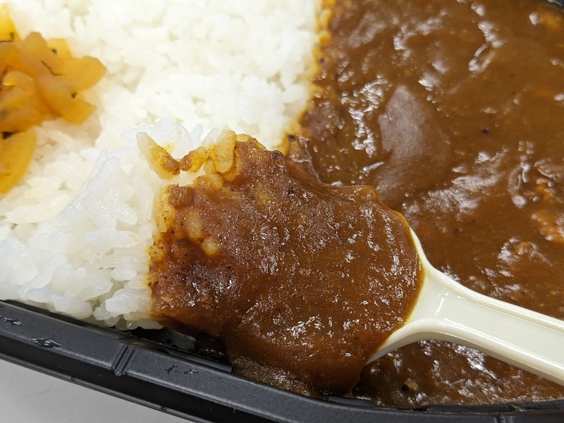 「夏はなんだかカレーがおいしい」ので、ファミマ新商品で“ワンコイン家飲みセット”を考えてみた