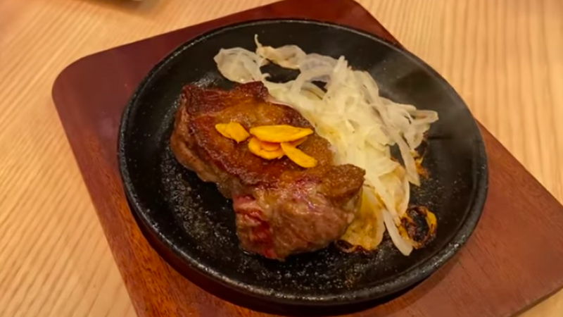 【動画あり】ステーキ290円の“せんべろ”！？ 激安肉バル居酒屋「BEEF KITCHEN STAND」がヤバい