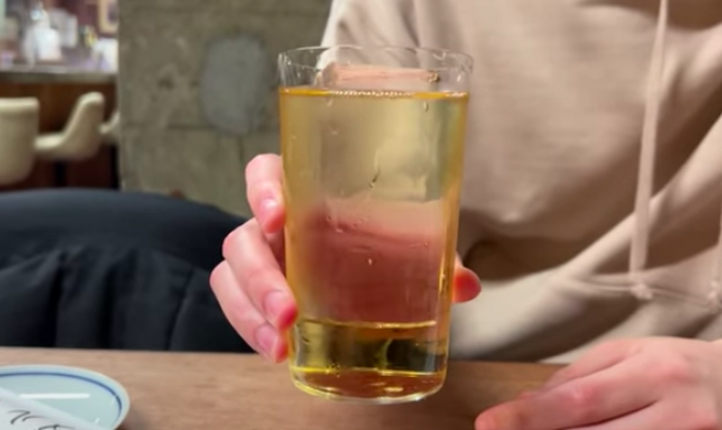 【動画あり】飲めば飲むほど安くなる「氷柱ハイボール」！？神田の人気大衆居酒屋『酒場ダルマ』が最高すぎた。