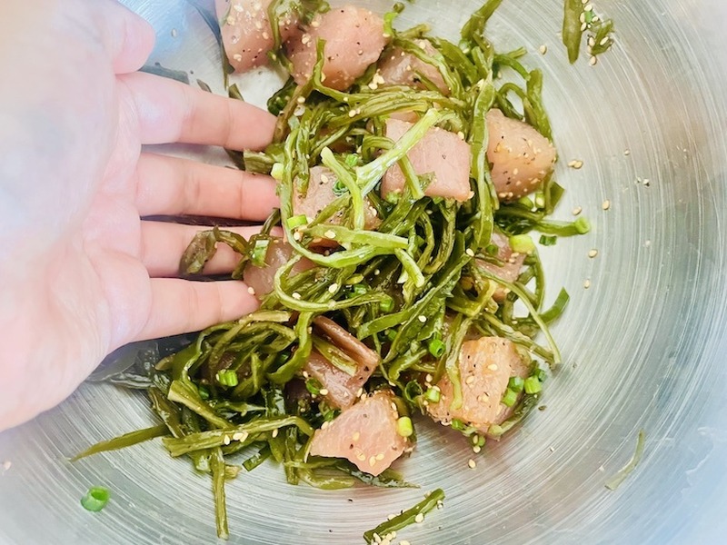 【レシピ】特売の激安マグロが絶品に！簡単美味しい「マグロと茎わかめのポキ」