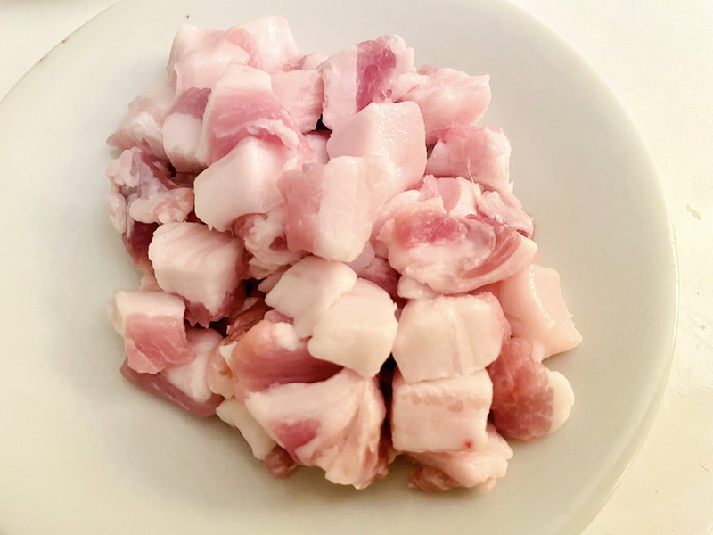【レシピ】フィリピンのB級グルメをアレンジ！「豚バラのフィリピン炒め」