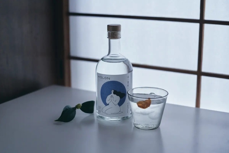 蜜柑を基調にしたクラフトジン「HOLON SEASONAL 冬<蜜柑>」が販売！