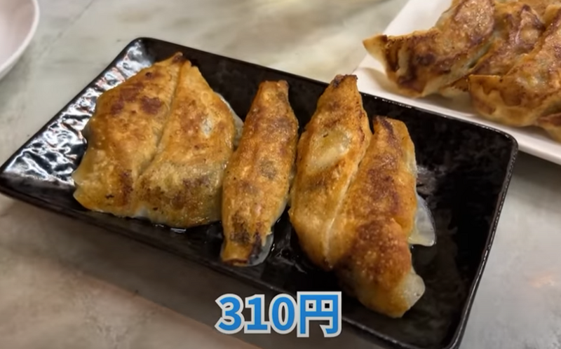 【動画あり】旨すぎ＆激安コスパ最強！餃子10個で400円の居酒屋「餃子とワイン屋」に行ってきた