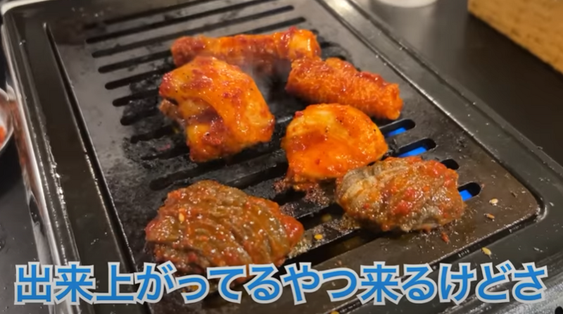 【動画あり】お酒100円！ホルモン500円！ピリ辛肉が旨すぎな焼肉屋「本元 野毛店」に行ってきた