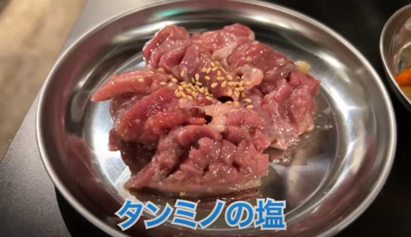 【動画あり】お酒100円！ホルモン500円！ピリ辛肉が旨すぎな焼肉屋「本元 野毛店」に行ってきた