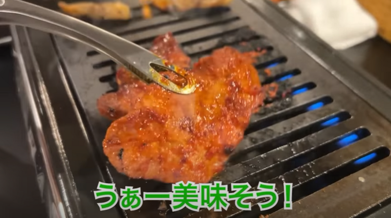 【動画あり】お酒100円！ホルモン500円！ピリ辛肉が旨すぎな焼肉屋「本元 野毛店」に行ってきた