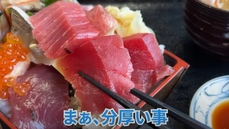 【動画あり】毛ガニが乗った舟盛り丼が1,980円！？破格過ぎる酒場食堂「飯処魚善」に行ってきた