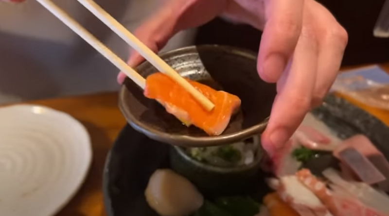 【動画あり】ワイン＆日本酒が100円！？コスパ崩壊酒場「日本酒とワイン ヒカリ」に行ってきた