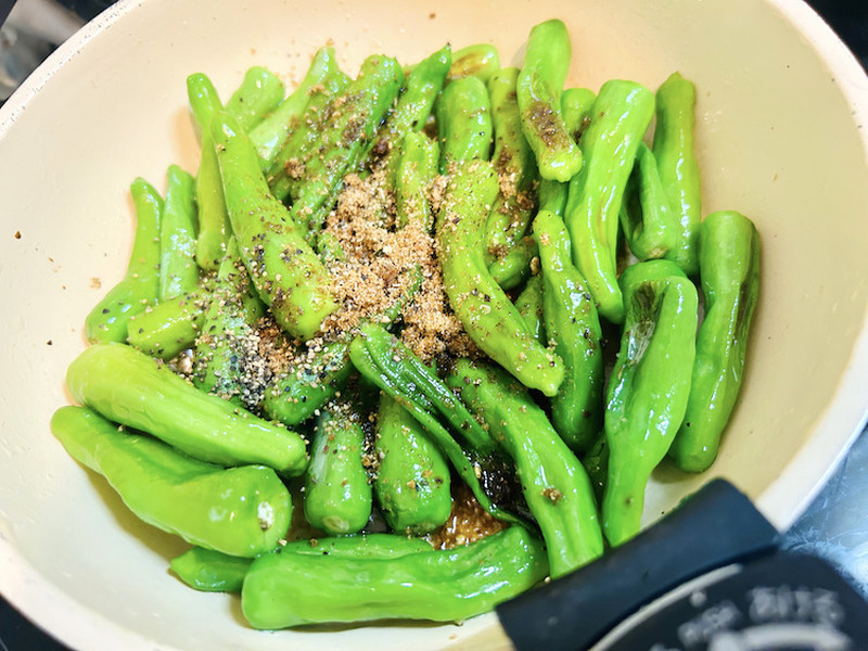 【レシピ】夏野菜を美味しくいただく！「ししとうの出汁バター炒め」
