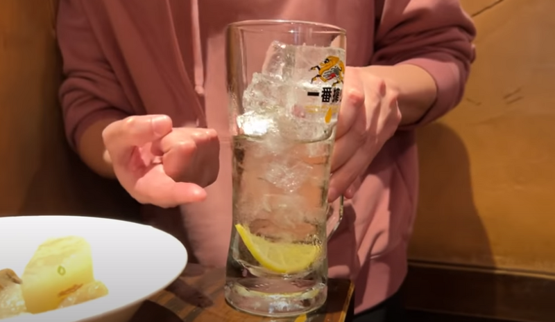 【動画あり】プレミアム焼酎「魔王」が500円！？百名店に選出された「立ち飲み 竜馬」に行ってきた