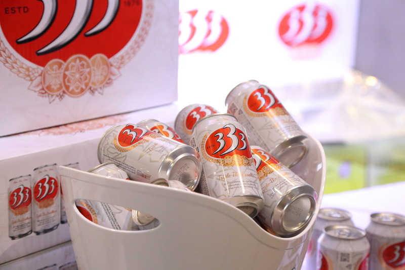 【レポート】アーティストから振舞い酒！今年のCaravan新年祭はベトナムビール「333」で乾杯