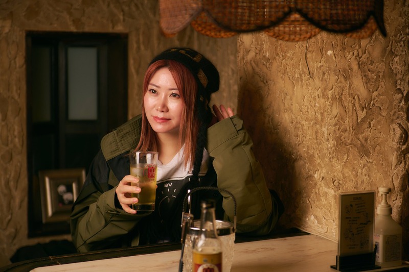 SNSで大人気の酒好きインフルエンサー！「魔女っこれい」のSAKELIFEに迫る