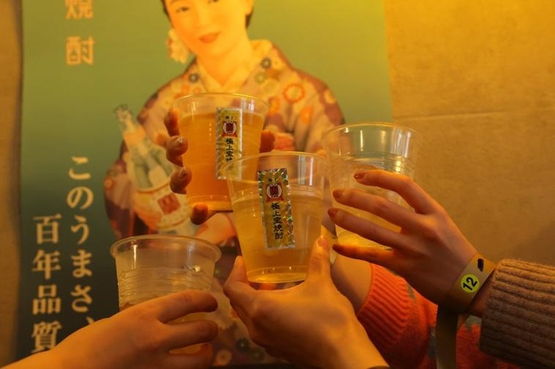 【レポート】オープンから大混雑！魔女っこれい さんと「お茶割り」を飲むイベントが大盛況のうちに終了