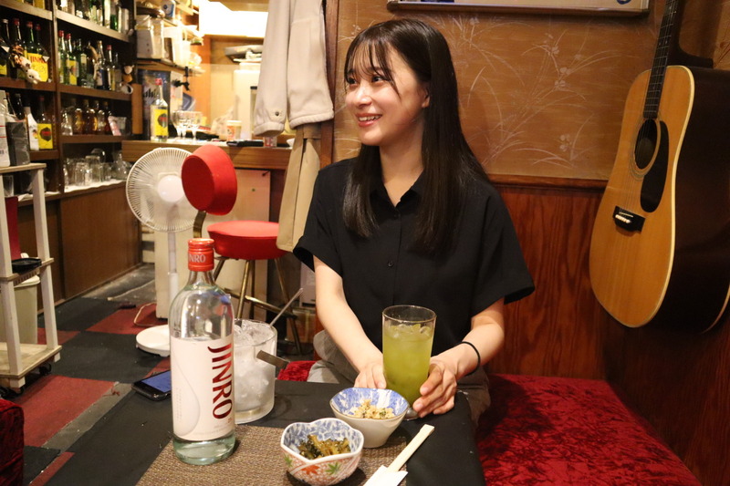 スナックママカードってなに！？焼酎に付いてきたカードきっかけで足立区“スナックデビュー”してみた