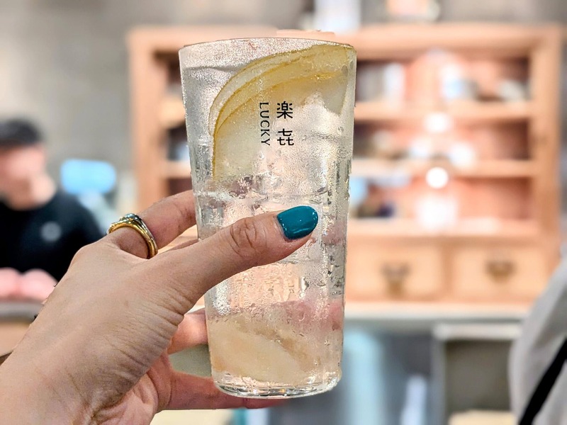 【話題の居酒屋で“極上ペアリング”体験ができる！】ミニボトルも貰える！「彩響 × 虎ノ門 楽㐂 コラボレーション企画」実施