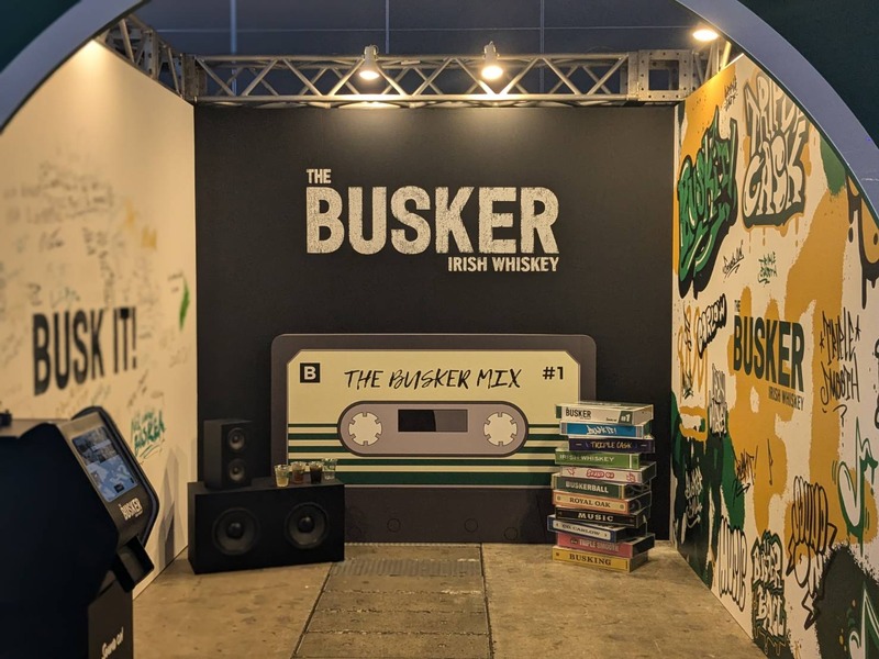 【レポート】サマソニで大人気だった“フェスドリンク”！今年も登場したアイリッシュウイスキー「THE BUSKER(バスカー)」とは？
