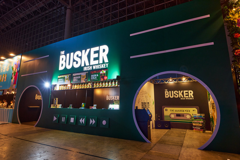 【レポート】サマソニで大人気だった“フェスドリンク”！今年も登場したアイリッシュウイスキー「THE BUSKER(バスカー)」とは？