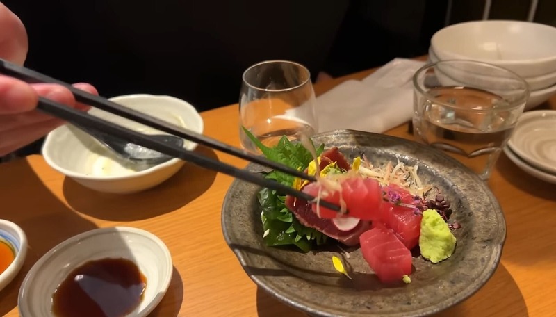 【居酒屋レポ動画】全品500円なのに贅沢すぎるおつまみの数々...。川崎「ワンコイン割烹 川崎魚金」に行ってきた