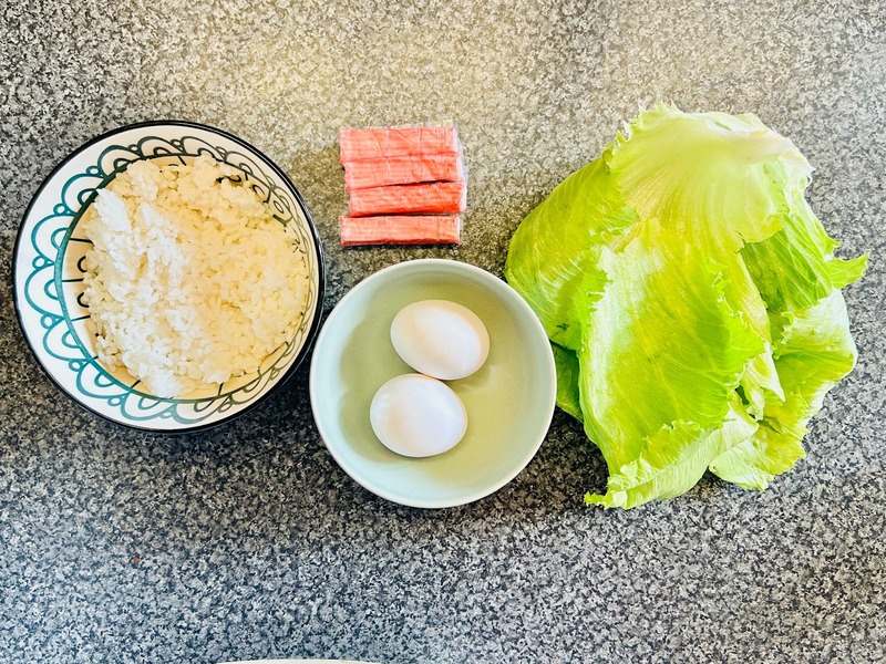 【おつまみレシピ】このチャーハン...旨すぎる！スパイスで本格的な味「本格カニカマレタスチャーハン」