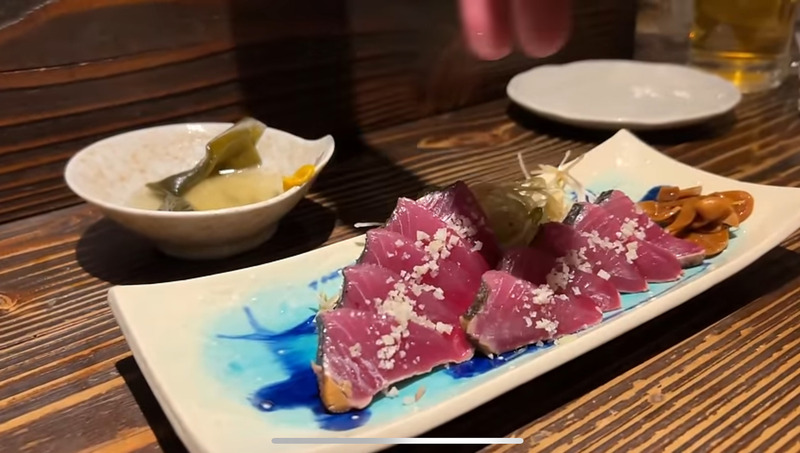 【居酒屋レポ動画】この名店...早く知りたかった！！鰹の藁焼きが美味すぎな海鮮居酒屋！亀戸「魚々楽」に行ってきた