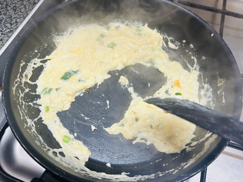 【おつまみレシピ】朝食の定番品がおつまみ仕様に！「和風スクランブルエッグ」