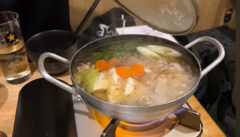 【居酒屋レポ動画】お鍋100円＆お酒が半額だと...！？衝撃価格に驚き連発！小平「鳥勝」に行ってきた