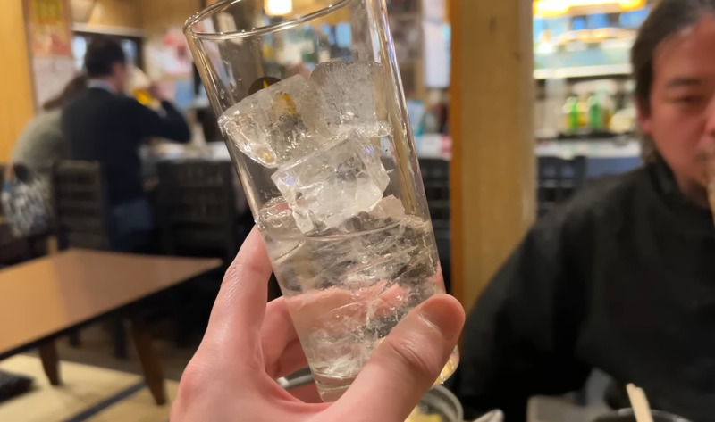 【居酒屋レポ動画】お鍋100円＆お酒が半額だと...！？衝撃価格に驚き連発！小平「鳥勝」に行ってきた
