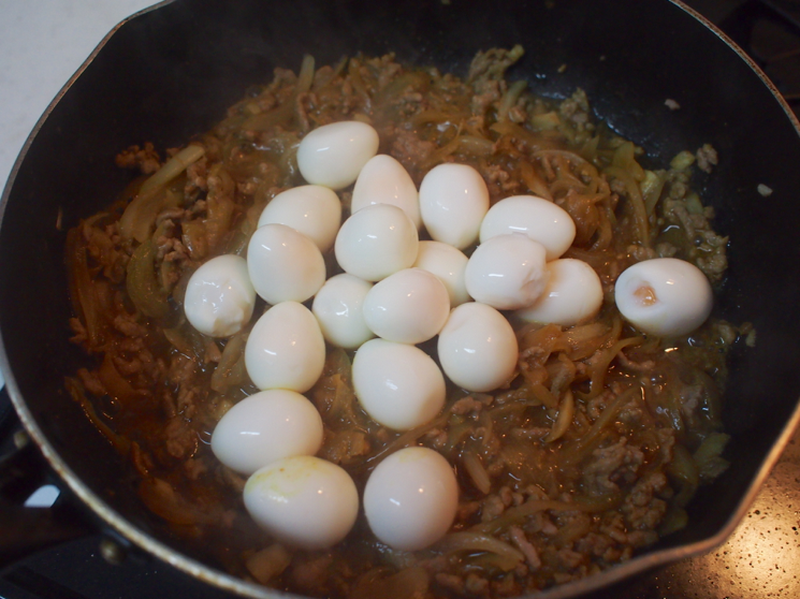 絶対美味しい卵×カレーの組み合わせ！「うずら卵のカレー炒め」