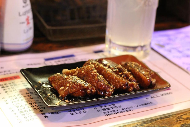 渋谷にもあった“隠れ家的”立ち飲み屋。しっぽり飲むなら「横丁酒場　あばらや別館」がオススメ