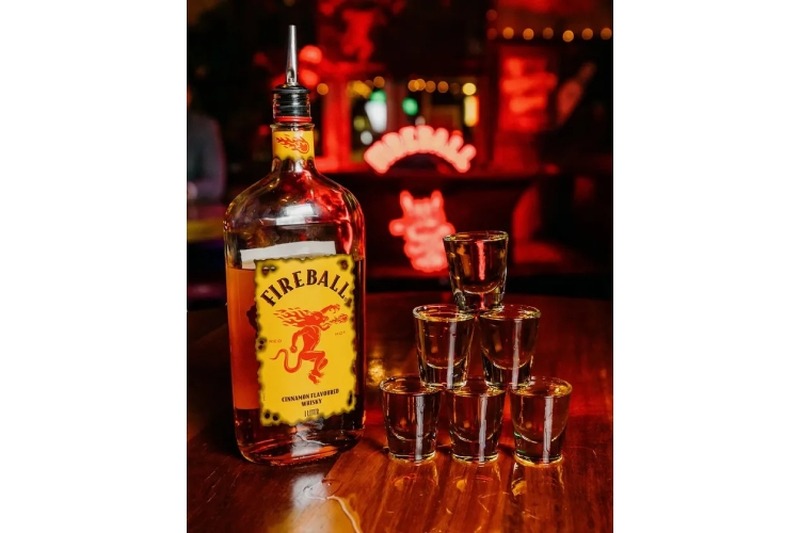 【アメリカで人気のパーティーショットドリンクが日本上陸！】シナモンフレーバーウイスキー「FIREBALL」日本本格上陸