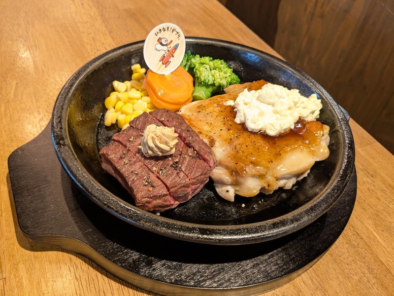 【肉の名店がコラボした最強おつまみ！】5月限定の限定コラボ！「がブリチキン。」と「いきなり！ステーキ」が提案する“がっつり肉グルメ”