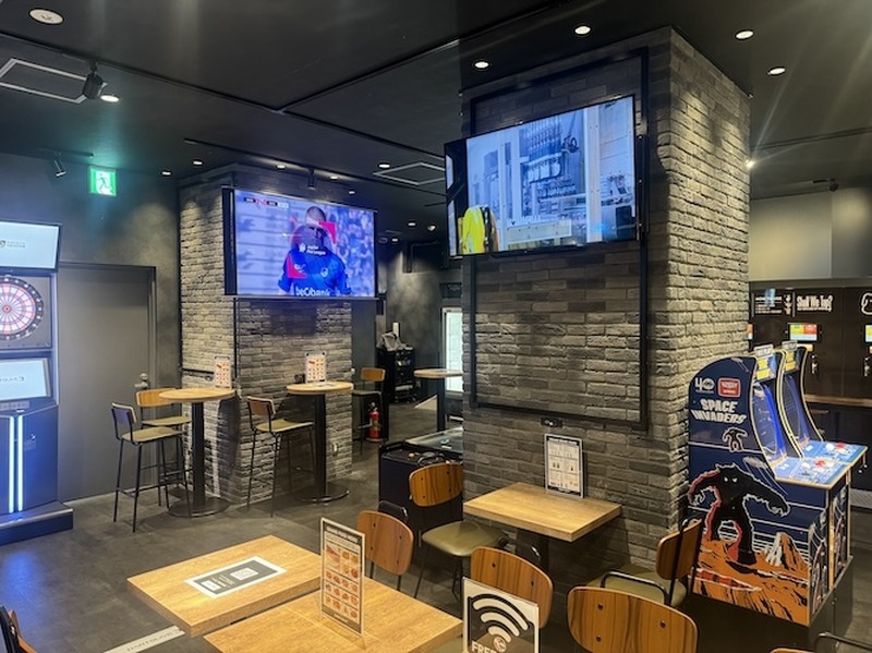 【駅直結！ビール×ゲーセンの最強施設が誕生】クラフトビールを飲みながら自由に楽しめる「EXBAR TOKYO plus 秋葉原」に行ってきた