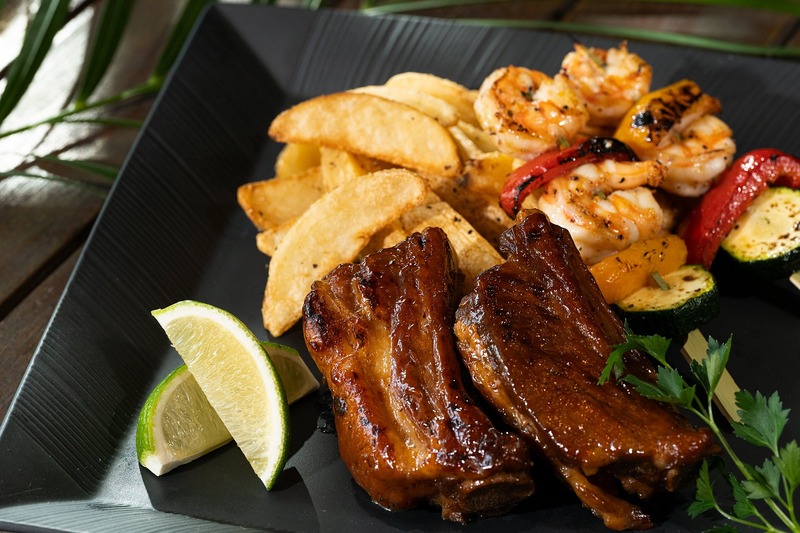 【みなとみらいの海と夜景を一望！】屋上ルーフトップテラスに期間限定バー「THE OCEAN'S BAR」オープン