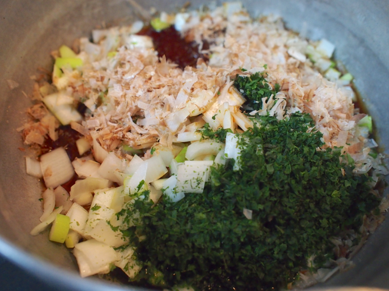 一度食べたら抜け出せない！「濃厚のっけだれの湯豆腐」