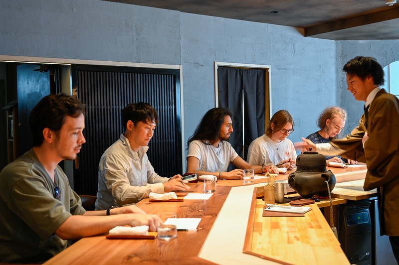 【箱入り女酒良 - はこいりむしゅめ -】「Sake Pairing Bar ぽたん」が