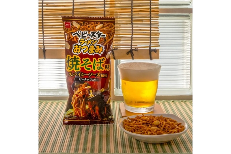 【ビールに合う！お酒を愉しむベビースター】「ベビースターラーメンおつまみ（焼そば味スパイシーソース風味）」発売