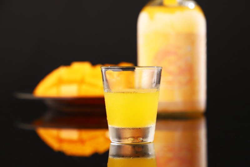 【冷凍して味わう！新感覚の果実酒】「翠氷 -Miyazaki Mango-」が抽選販売