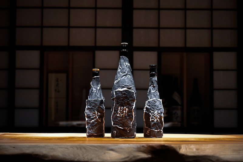 【仮面酒盃会（かめんしゅとうかい）開催！】日本酒に仮面を被せるブラインドテイスティングイベント