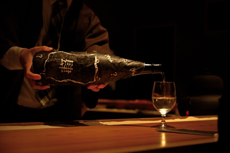 【仮面酒盃会（かめんしゅとうかい）開催！】日本酒に仮面を被せるブラインドテイスティングイベント