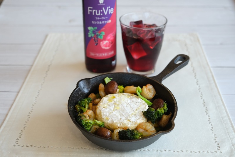 【ザクロ酢のお酒！Fru:Vie「カシス＆ザクロ酢」が登場】お風呂上りや飲食シーンに最適な1本が販売