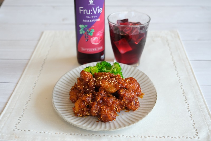 【ザクロ酢のお酒！Fru:Vie「カシス＆ザクロ酢」が登場】お風呂上りや飲食シーンに最適な1本が販売