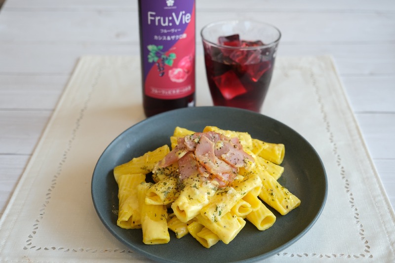 【ザクロ酢のお酒！Fru:Vie「カシス＆ザクロ酢」が登場】お風呂上りや飲食シーンに最適な1本が販売