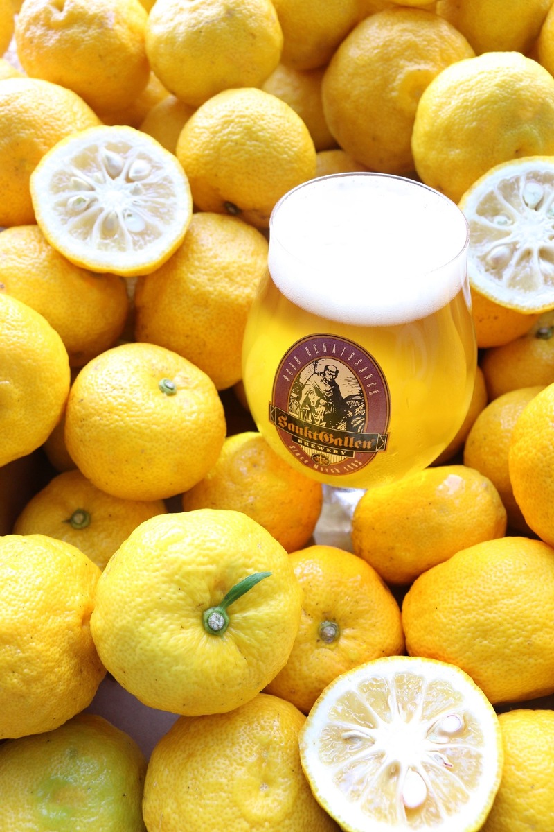 【お正月に干支デザインの瓶ビールはいかが！？】「賀正ビール柚子 2026 干支ラベル 午」が発売