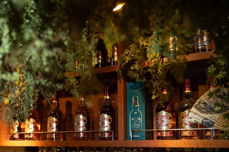 【シーバスリーガルが新橋エリアに！】飲食店50店舗以上で「シーバスリーガル ミズナラ 12年」のタイアップフェアが開催