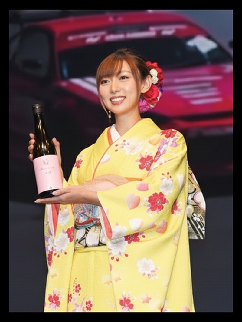吉乃友酒造がプロドリフト下田紗弥加選手とコラボ、2026年元旦から始動