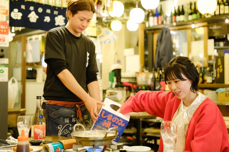 東京で九州の離島を旅する。インフルエンサー・りおレモンが体験する、新感覚のはしご酒とメタバース「しまのみ」の魅力