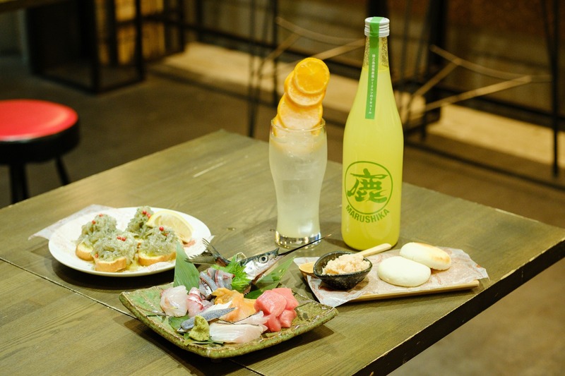 東京で九州の離島を旅する。インフルエンサー・りおレモンが体験する、新感覚のはしご酒とメタバース「しまのみ」の魅力